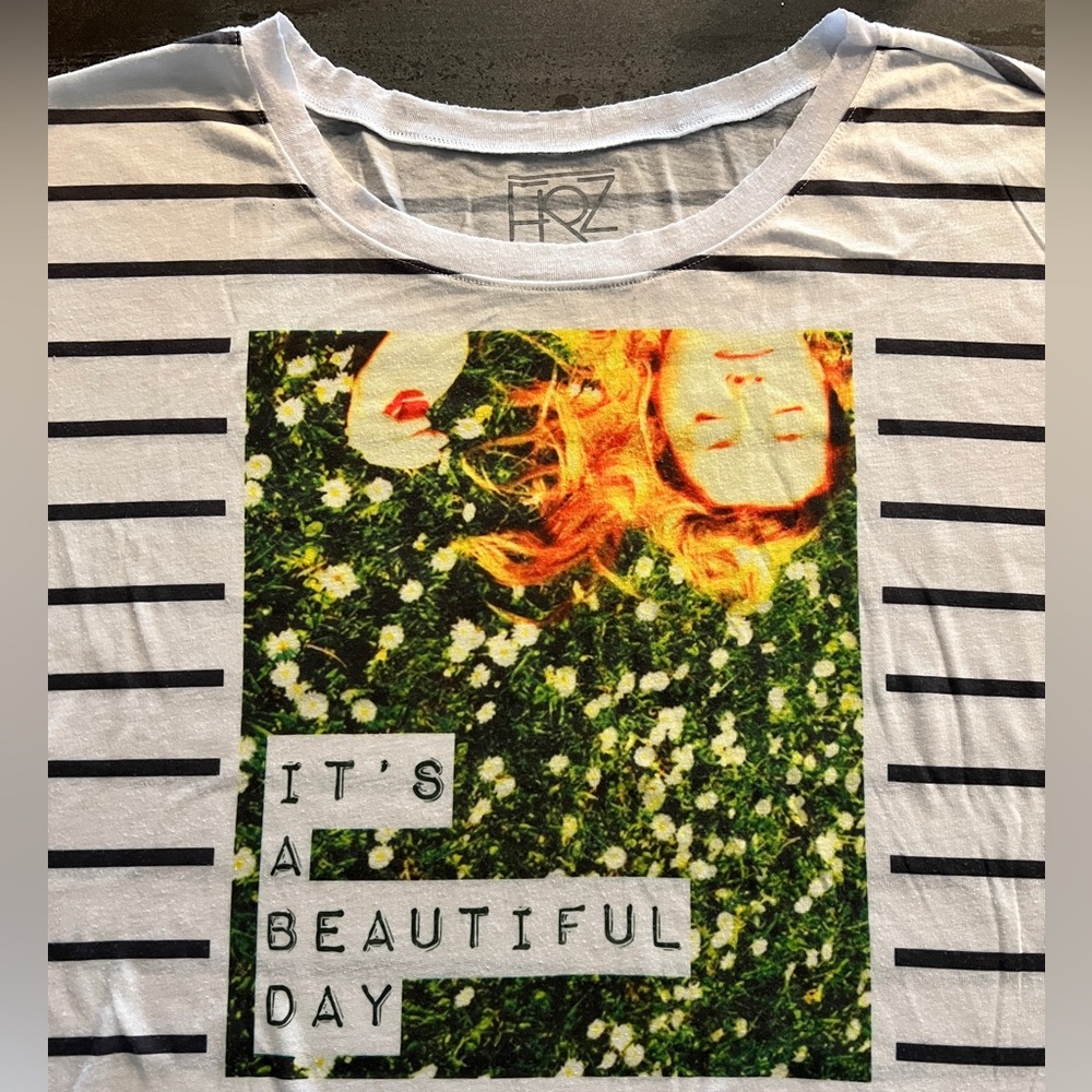 🖤🤍💚🌻URBAN OUTFITTERS FLIPZ Striped Photo📸Graphic Tee